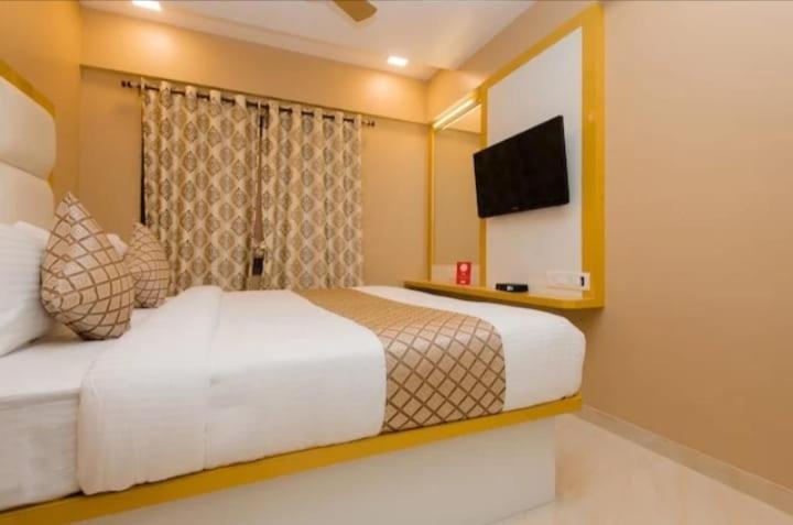 Hotel Comfort- Andheri West Mumbai Bagian luar foto