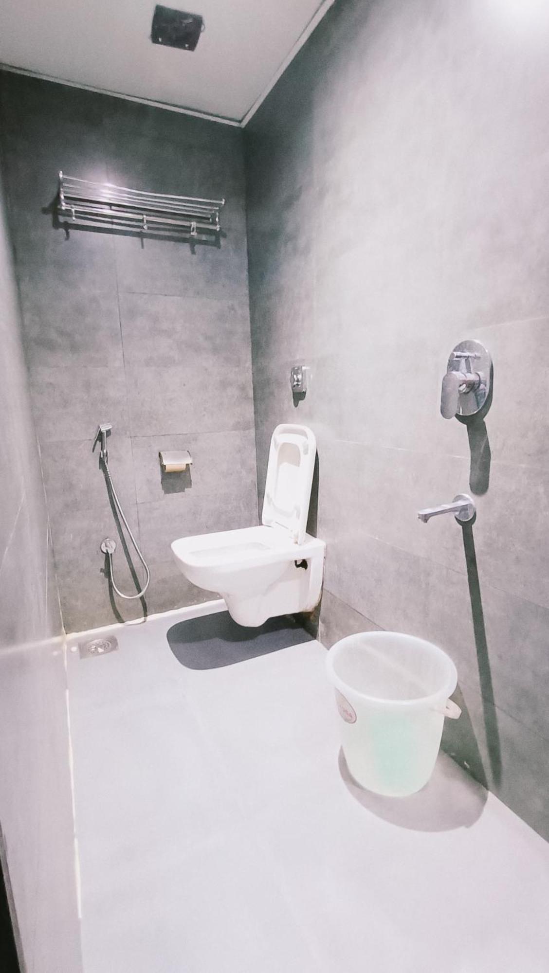 Hotel Comfort- Andheri West Mumbai Bagian luar foto